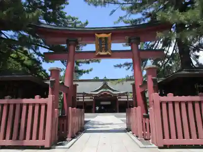 氣比神宮の鳥居