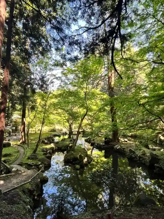 北畠神社の{uncategorized: "未分類", other: "その他", undefined: "問題あり", building: "その他建物", grave: "お墓", sacred_gate: "鳥居", guardian: "狛犬", statue: "像", buddha: "仏像", history: "歴史", nature: "自然", garden: "庭園", animal: "動物", pagoda: "塔", temizu: "手水舎", mountain_gate: "山門・神門", sanctuary: "本殿・本堂", subordinate: "末社・摂社", art: "芸術", scenery: "景色", jizo: "地蔵", ema: "絵馬", goshuin: "御朱印", omikuji: "おみくじ", items: "授与品その他", amulet: "お守り", goshuincho: "御朱印帳", eats: "食事", festival: "お祭り", votive_dance: "神楽", shichigosan: "七五三参", wedding: "結婚式", experience: "体験その他", initially: "初詣", around: "周辺", anti_infection: "感染症対策"}