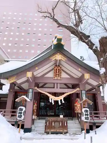 三吉神社の本殿