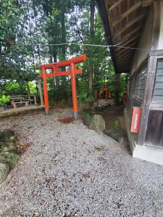 椿森諏訪神社の鳥居