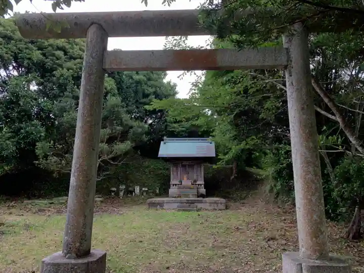 諏訪神社の鳥居