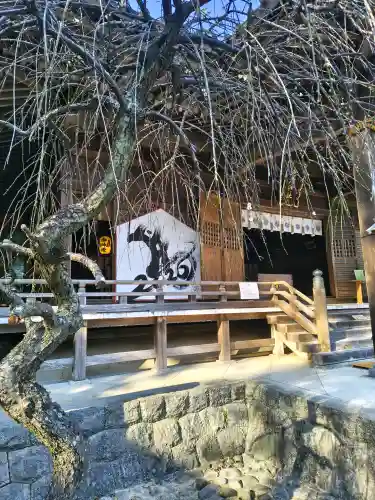 老津神社の{uncategorized: "未分類", other: "その他", undefined: "問題あり", building: "その他建物", grave: "お墓", sacred_gate: "鳥居", guardian: "狛犬", statue: "像", buddha: "仏像", history: "歴史", nature: "自然", garden: "庭園", animal: "動物", pagoda: "塔", temizu: "手水舎", mountain_gate: "山門・神門", sanctuary: "本殿・本堂", subordinate: "末社・摂社", art: "芸術", scenery: "景色", jizo: "地蔵", ema: "絵馬", goshuin: "御朱印", omikuji: "おみくじ", items: "授与品その他", amulet: "お守り", goshuincho: "御朱印帳", eats: "食事", festival: "お祭り", votive_dance: "神楽", shichigosan: "七五三参", wedding: "結婚式", experience: "体験その他", initially: "初詣", around: "周辺", anti_infection: "感染症対策"}