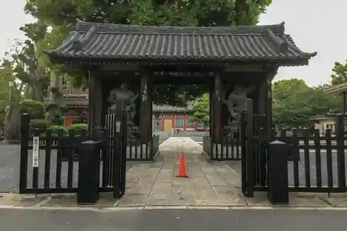 宝仙寺の山門