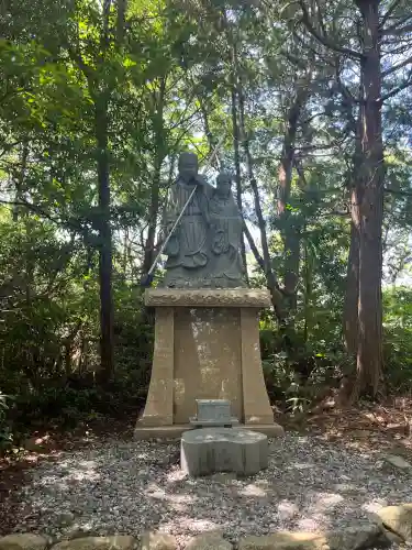 自凝神社の{uncategorized: "未分類", other: "その他", undefined: "問題あり", building: "その他建物", grave: "お墓", sacred_gate: "鳥居", guardian: "狛犬", statue: "像", buddha: "仏像", history: "歴史", nature: "自然", garden: "庭園", animal: "動物", pagoda: "塔", temizu: "手水舎", mountain_gate: "山門・神門", sanctuary: "本殿・本堂", subordinate: "末社・摂社", art: "芸術", scenery: "景色", jizo: "地蔵", ema: "絵馬", goshuin: "御朱印", omikuji: "おみくじ", items: "授与品その他", amulet: "お守り", goshuincho: "御朱印帳", eats: "食事", festival: "お祭り", votive_dance: "神楽", shichigosan: "七五三参", wedding: "結婚式", experience: "体験その他", initially: "初詣", around: "周辺", anti_infection: "感染症対策"}