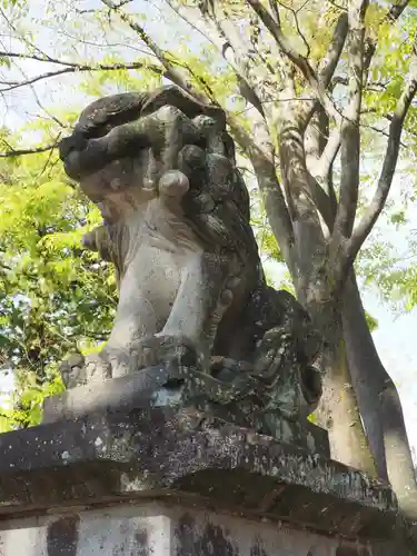 四柱神社の狛犬