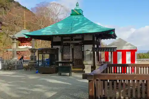 勝尾寺の本殿・本堂