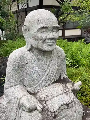 永明寺の像