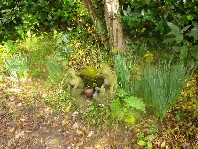 祠(稲荷石祠/石祠)の本殿・本堂