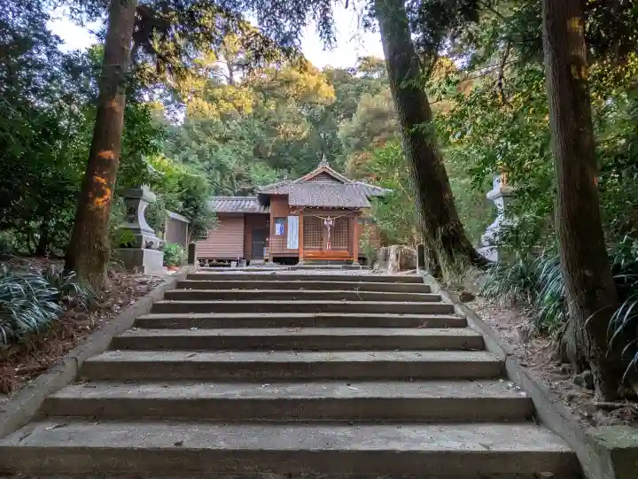 白髭神社の{uncategorized: "未分類", other: "その他", undefined: "問題あり", building: "その他建物", grave: "お墓", sacred_gate: "鳥居", guardian: "狛犬", statue: "像", buddha: "仏像", history: "歴史", nature: "自然", garden: "庭園", animal: "動物", pagoda: "塔", temizu: "手水舎", mountain_gate: "山門・神門", sanctuary: "本殿・本堂", subordinate: "末社・摂社", art: "芸術", scenery: "景色", jizo: "地蔵", ema: "絵馬", goshuin: "御朱印", omikuji: "おみくじ", items: "授与品その他", amulet: "お守り", goshuincho: "御朱印帳", eats: "食事", festival: "お祭り", votive_dance: "神楽", shichigosan: "七五三参", wedding: "結婚式", experience: "体験その他", initially: "初詣", around: "周辺", anti_infection: "感染症対策"}