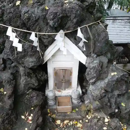 鳩森八幡神社の末社