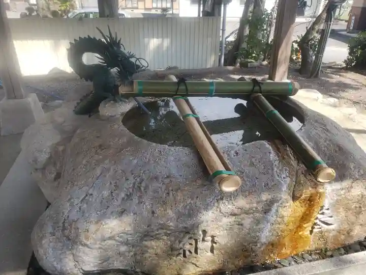 立志神社の手水舎