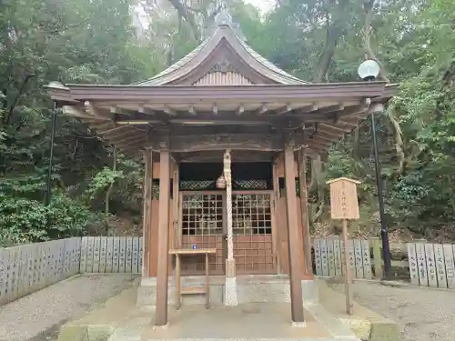 枚岡神社の{uncategorized: "未分類", other: "その他", undefined: "問題あり", building: "その他建物", grave: "お墓", sacred_gate: "鳥居", guardian: "狛犬", statue: "像", buddha: "仏像", history: "歴史", nature: "自然", garden: "庭園", animal: "動物", pagoda: "塔", temizu: "手水舎", mountain_gate: "山門・神門", sanctuary: "本殿・本堂", subordinate: "末社・摂社", art: "芸術", scenery: "景色", jizo: "地蔵", ema: "絵馬", goshuin: "御朱印", omikuji: "おみくじ", items: "授与品その他", amulet: "お守り", goshuincho: "御朱印帳", eats: "食事", festival: "お祭り", votive_dance: "神楽", shichigosan: "七五三参", wedding: "結婚式", experience: "体験その他", initially: "初詣", around: "周辺", anti_infection: "感染症対策"}