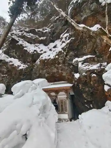 桜松神社の{uncategorized: "未分類", other: "その他", undefined: "問題あり", building: "その他建物", grave: "お墓", sacred_gate: "鳥居", guardian: "狛犬", statue: "像", buddha: "仏像", history: "歴史", nature: "自然", garden: "庭園", animal: "動物", pagoda: "塔", temizu: "手水舎", mountain_gate: "山門・神門", sanctuary: "本殿・本堂", subordinate: "末社・摂社", art: "芸術", scenery: "景色", jizo: "地蔵", ema: "絵馬", goshuin: "御朱印", omikuji: "おみくじ", items: "授与品その他", amulet: "お守り", goshuincho: "御朱印帳", eats: "食事", festival: "お祭り", votive_dance: "神楽", shichigosan: "七五三参", wedding: "結婚式", experience: "体験その他", initially: "初詣", around: "周辺", anti_infection: "感染症対策"}