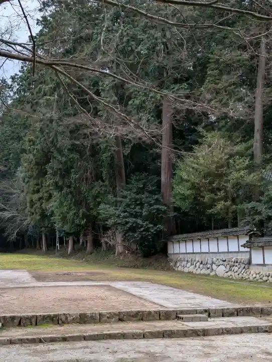 粟鹿神社の{uncategorized: "未分類", other: "その他", undefined: "問題あり", building: "その他建物", grave: "お墓", sacred_gate: "鳥居", guardian: "狛犬", statue: "像", buddha: "仏像", history: "歴史", nature: "自然", garden: "庭園", animal: "動物", pagoda: "塔", temizu: "手水舎", mountain_gate: "山門・神門", sanctuary: "本殿・本堂", subordinate: "末社・摂社", art: "芸術", scenery: "景色", jizo: "地蔵", ema: "絵馬", goshuin: "御朱印", omikuji: "おみくじ", items: "授与品その他", amulet: "お守り", goshuincho: "御朱印帳", eats: "食事", festival: "お祭り", votive_dance: "神楽", shichigosan: "七五三参", wedding: "結婚式", experience: "体験その他", initially: "初詣", around: "周辺", anti_infection: "感染症対策"}