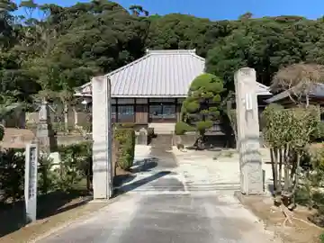 医王寺の本殿・本堂