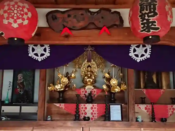 薬師堂の本殿・本堂