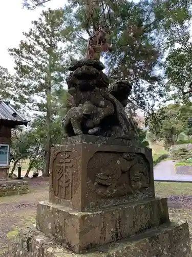 西神社の狛犬