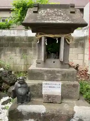 津軽稲荷神社の{uncategorized: "未分類", other: "その他", undefined: "問題あり", building: "その他建物", grave: "お墓", sacred_gate: "鳥居", guardian: "狛犬", statue: "像", buddha: "仏像", history: "歴史", nature: "自然", garden: "庭園", animal: "動物", pagoda: "塔", temizu: "手水舎", mountain_gate: "山門・神門", sanctuary: "本殿・本堂", subordinate: "末社・摂社", art: "芸術", scenery: "景色", jizo: "地蔵", ema: "絵馬", goshuin: "御朱印", omikuji: "おみくじ", items: "授与品その他", amulet: "お守り", goshuincho: "御朱印帳", eats: "食事", festival: "お祭り", votive_dance: "神楽", shichigosan: "七五三参", wedding: "結婚式", experience: "体験その他", initially: "初詣", around: "周辺", anti_infection: "感染症対策"}