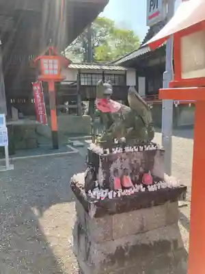 尾曳稲荷神社の狛犬