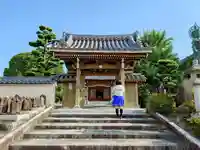 泉徳寺の山門・神門