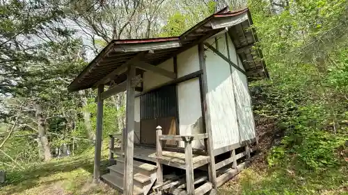 豊原神社の{uncategorized: "未分類", other: "その他", undefined: "問題あり", building: "その他建物", grave: "お墓", sacred_gate: "鳥居", guardian: "狛犬", statue: "像", buddha: "仏像", history: "歴史", nature: "自然", garden: "庭園", animal: "動物", pagoda: "塔", temizu: "手水舎", mountain_gate: "山門・神門", sanctuary: "本殿・本堂", subordinate: "末社・摂社", art: "芸術", scenery: "景色", jizo: "地蔵", ema: "絵馬", goshuin: "御朱印", omikuji: "おみくじ", items: "授与品その他", amulet: "お守り", goshuincho: "御朱印帳", eats: "食事", festival: "お祭り", votive_dance: "神楽", shichigosan: "七五三参", wedding: "結婚式", experience: "体験その他", initially: "初詣", around: "周辺", anti_infection: "感染症対策"}