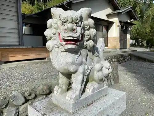 八幡神社の狛犬