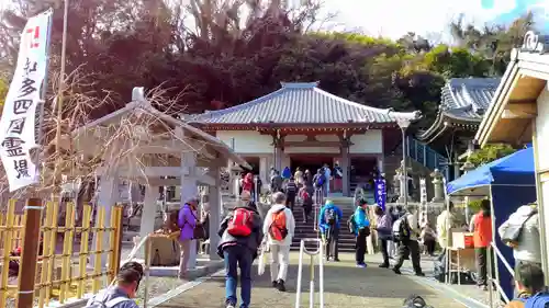 医王寺の本殿・本堂