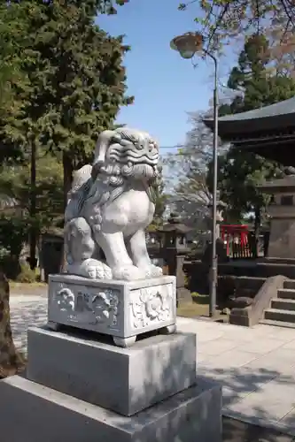 鳥海月山両所宮の狛犬