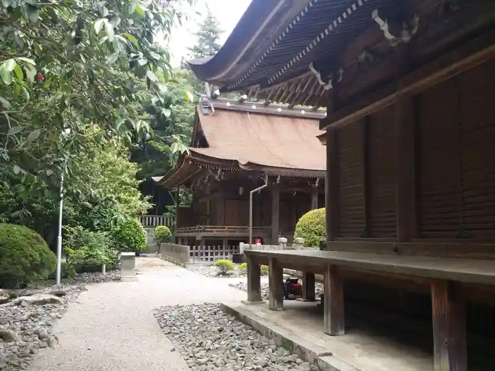 多田神社の本殿・本堂