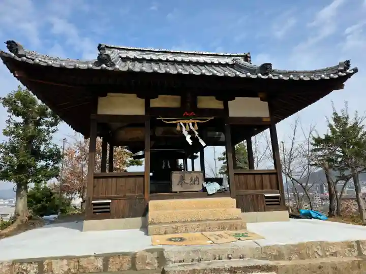 龍田神社の{uncategorized: "未分類", other: "その他", undefined: "問題あり", building: "その他建物", grave: "お墓", sacred_gate: "鳥居", guardian: "狛犬", statue: "像", buddha: "仏像", history: "歴史", nature: "自然", garden: "庭園", animal: "動物", pagoda: "塔", temizu: "手水舎", mountain_gate: "山門・神門", sanctuary: "本殿・本堂", subordinate: "末社・摂社", art: "芸術", scenery: "景色", jizo: "地蔵", ema: "絵馬", goshuin: "御朱印", omikuji: "おみくじ", items: "授与品その他", amulet: "お守り", goshuincho: "御朱印帳", eats: "食事", festival: "お祭り", votive_dance: "神楽", shichigosan: "七五三参", wedding: "結婚式", experience: "体験その他", initially: "初詣", around: "周辺", anti_infection: "感染症対策"}