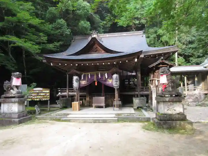等彌神社の本殿・本堂