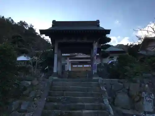 東泉院の山門・神門