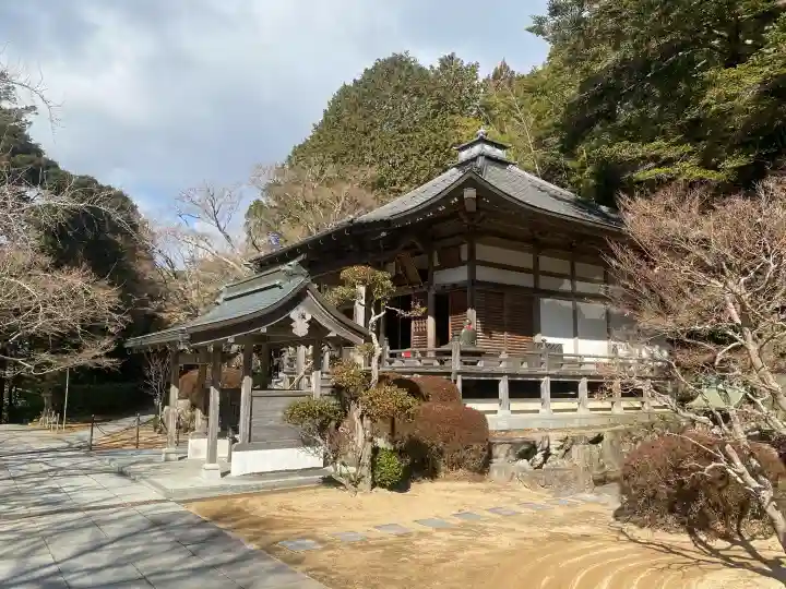 花山院菩提寺の{uncategorized: "未分類", other: "その他", undefined: "問題あり", building: "その他建物", grave: "お墓", sacred_gate: "鳥居", guardian: "狛犬", statue: "像", buddha: "仏像", history: "歴史", nature: "自然", garden: "庭園", animal: "動物", pagoda: "塔", temizu: "手水舎", mountain_gate: "山門・神門", sanctuary: "本殿・本堂", subordinate: "末社・摂社", art: "芸術", scenery: "景色", jizo: "地蔵", ema: "絵馬", goshuin: "御朱印", omikuji: "おみくじ", items: "授与品その他", amulet: "お守り", goshuincho: "御朱印帳", eats: "食事", festival: "お祭り", votive_dance: "神楽", shichigosan: "七五三参", wedding: "結婚式", experience: "体験その他", initially: "初詣", around: "周辺", anti_infection: "感染症対策"}