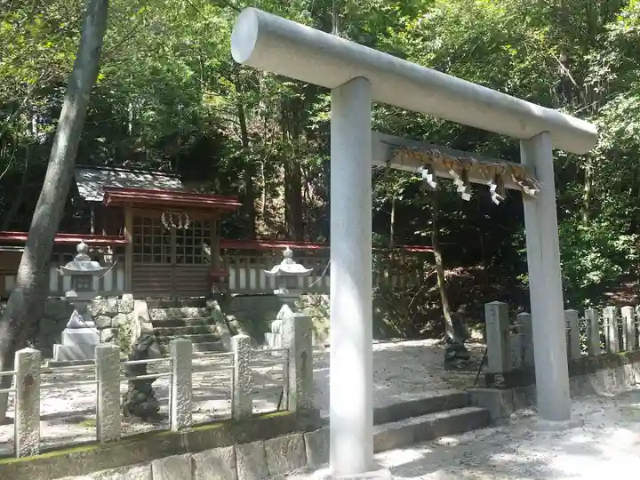 敢國神社の鳥居