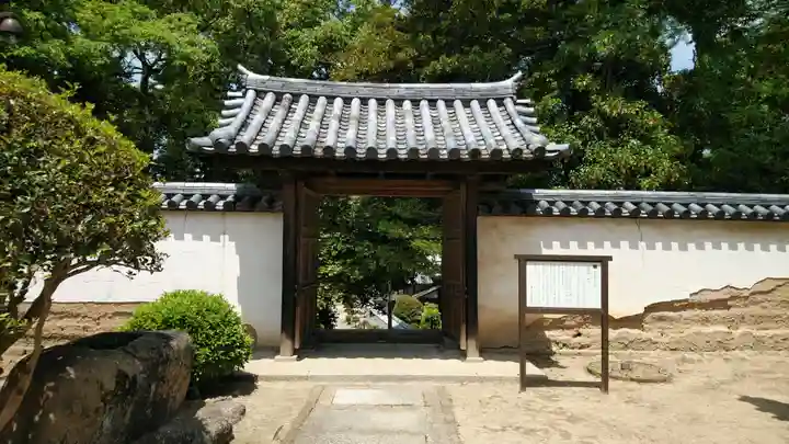 本蓮寺の山門・神門