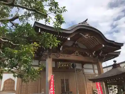 泉蔵院の本殿・本堂