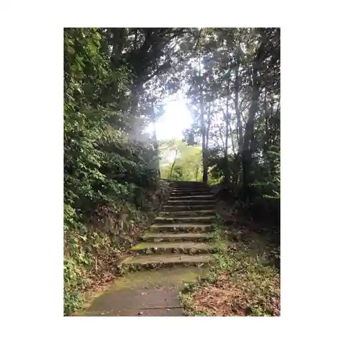 石上布都魂神社の建物その他