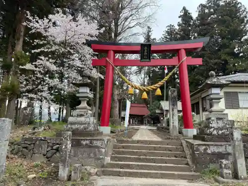 吾妻神社の{uncategorized: "未分類", other: "その他", undefined: "問題あり", building: "その他建物", grave: "お墓", sacred_gate: "鳥居", guardian: "狛犬", statue: "像", buddha: "仏像", history: "歴史", nature: "自然", garden: "庭園", animal: "動物", pagoda: "塔", temizu: "手水舎", mountain_gate: "山門・神門", sanctuary: "本殿・本堂", subordinate: "末社・摂社", art: "芸術", scenery: "景色", jizo: "地蔵", ema: "絵馬", goshuin: "御朱印", omikuji: "おみくじ", items: "授与品その他", amulet: "お守り", goshuincho: "御朱印帳", eats: "食事", festival: "お祭り", votive_dance: "神楽", shichigosan: "七五三参", wedding: "結婚式", experience: "体験その他", initially: "初詣", around: "周辺", anti_infection: "感染症対策"}