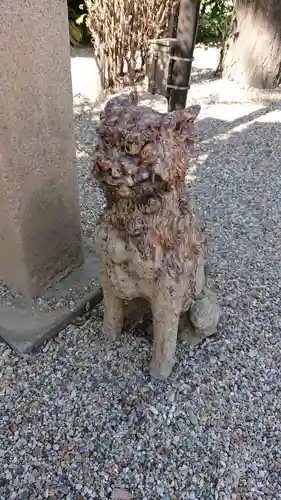 三輪神社の狛犬