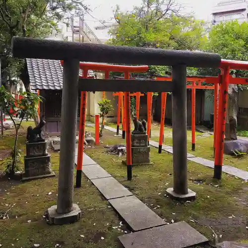 三囲神社の末社