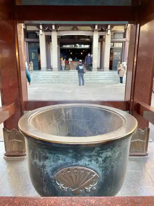 とげぬき地蔵尊 高岩寺の{uncategorized: "未分類", other: "その他", undefined: "問題あり", building: "その他建物", grave: "お墓", sacred_gate: "鳥居", guardian: "狛犬", statue: "像", buddha: "仏像", history: "歴史", nature: "自然", garden: "庭園", animal: "動物", pagoda: "塔", temizu: "手水舎", mountain_gate: "山門・神門", sanctuary: "本殿・本堂", subordinate: "末社・摂社", art: "芸術", scenery: "景色", jizo: "地蔵", ema: "絵馬", goshuin: "御朱印", omikuji: "おみくじ", items: "授与品その他", amulet: "お守り", goshuincho: "御朱印帳", eats: "食事", festival: "お祭り", votive_dance: "神楽", shichigosan: "七五三参", wedding: "結婚式", experience: "体験その他", initially: "初詣", around: "周辺", anti_infection: "感染症対策"}