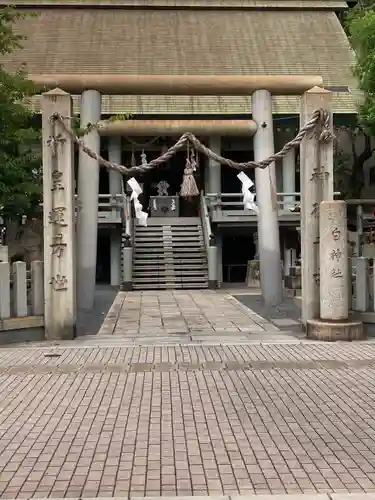 白神社の鳥居