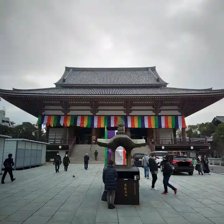 西新井大師総持寺の本殿・本堂
