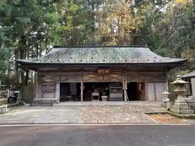 女人堂の本殿・本堂