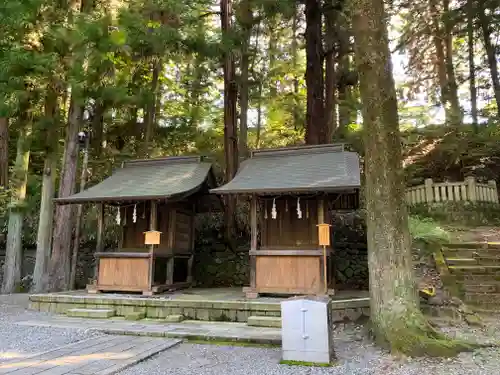 諏訪大社下社春宮の末社・摂社