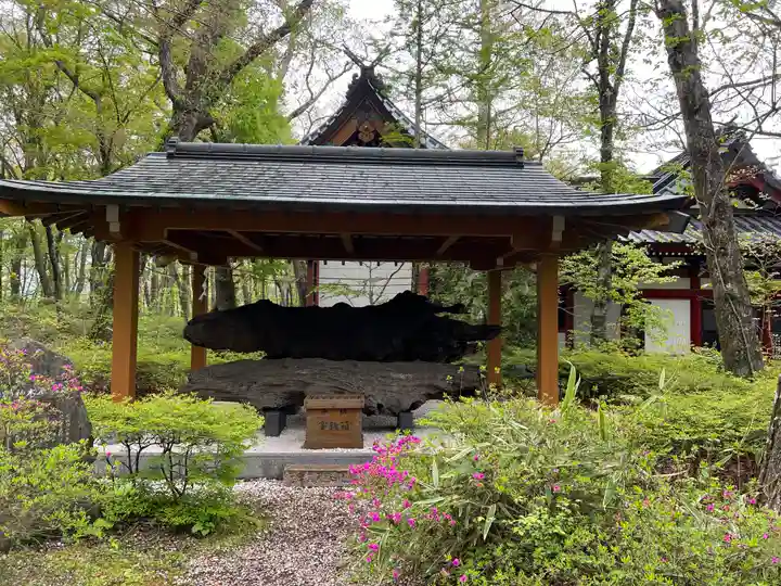 山中諏訪神社(山梨県)