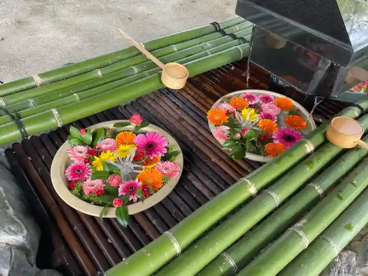 滋賀県護国神社の{uncategorized: "未分類", other: "その他", undefined: "問題あり", building: "その他建物", grave: "お墓", sacred_gate: "鳥居", guardian: "狛犬", statue: "像", buddha: "仏像", history: "歴史", nature: "自然", garden: "庭園", animal: "動物", pagoda: "塔", temizu: "手水舎", mountain_gate: "山門・神門", sanctuary: "本殿・本堂", subordinate: "末社・摂社", art: "芸術", scenery: "景色", jizo: "地蔵", ema: "絵馬", goshuin: "御朱印", omikuji: "おみくじ", items: "授与品その他", amulet: "お守り", goshuincho: "御朱印帳", eats: "食事", festival: "お祭り", votive_dance: "神楽", shichigosan: "七五三参", wedding: "結婚式", experience: "体験その他", initially: "初詣", around: "周辺", anti_infection: "感染症対策"}