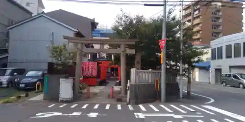 赤手拭稲荷神社の鳥居