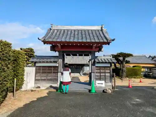 東本徳寺の山門・神門
