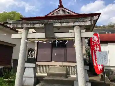 稲荷神社の{uncategorized: "未分類", other: "その他", undefined: "問題あり", building: "その他建物", grave: "お墓", sacred_gate: "鳥居", guardian: "狛犬", statue: "像", buddha: "仏像", history: "歴史", nature: "自然", garden: "庭園", animal: "動物", pagoda: "塔", temizu: "手水舎", mountain_gate: "山門・神門", sanctuary: "本殿・本堂", subordinate: "末社・摂社", art: "芸術", scenery: "景色", jizo: "地蔵", ema: "絵馬", goshuin: "御朱印", omikuji: "おみくじ", items: "授与品その他", amulet: "お守り", goshuincho: "御朱印帳", eats: "食事", festival: "お祭り", votive_dance: "神楽", shichigosan: "七五三参", wedding: "結婚式", experience: "体験その他", initially: "初詣", around: "周辺", anti_infection: "感染症対策"}